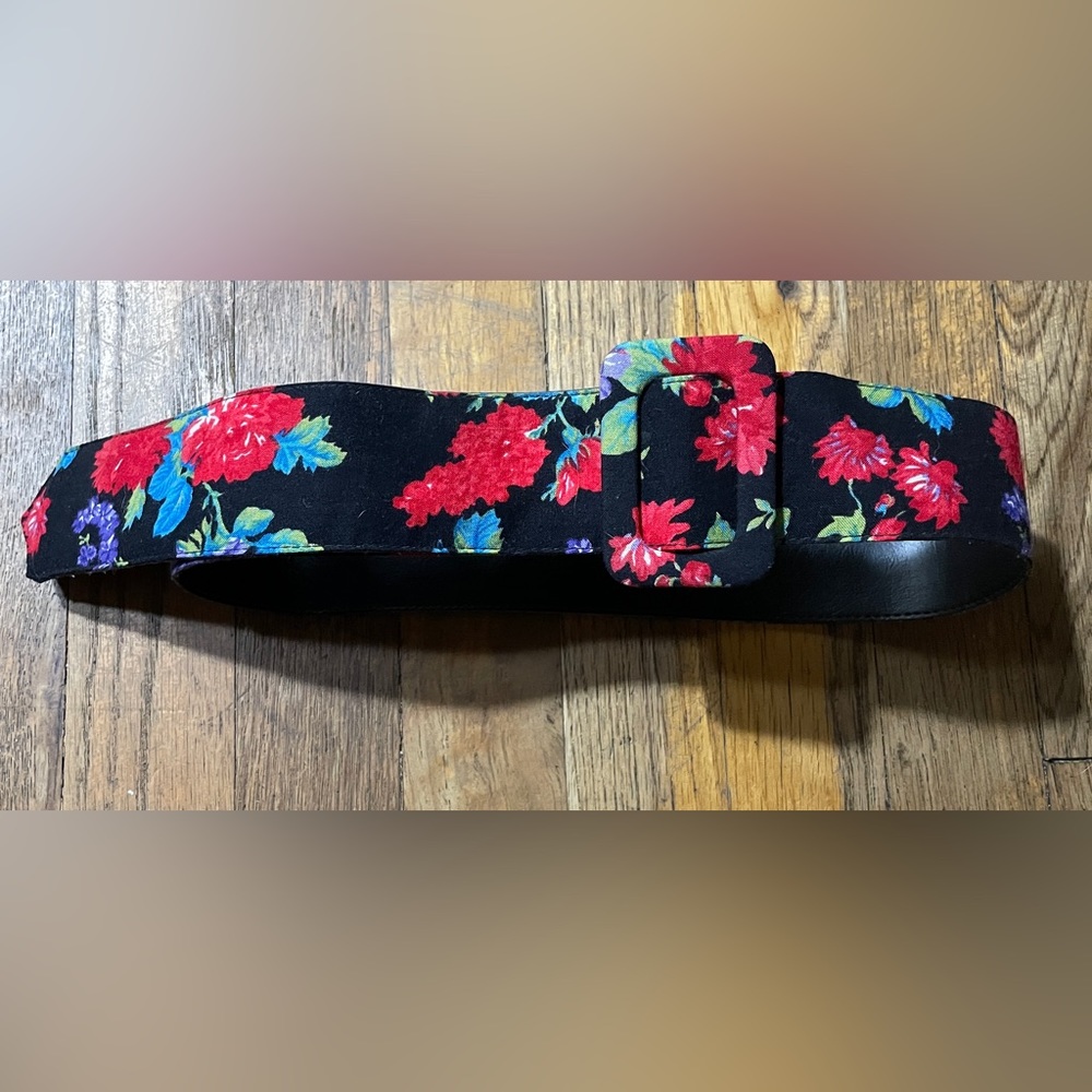 Vintage Astor Germany Floral Waist Belt Medium